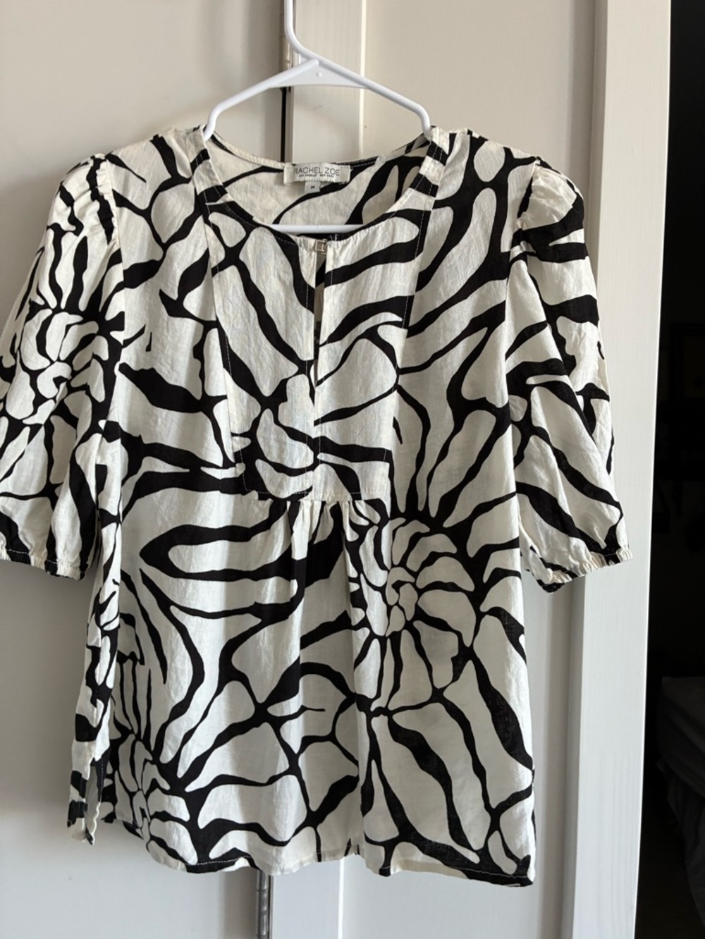 Rachel Zoe Black & White Floral-Abstract Puff Sleeve Blouse. Linen blend.